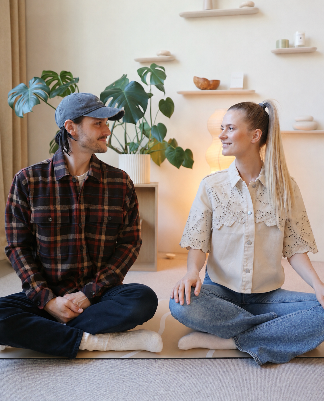 Sofia Martinsson och Andreas Lennartsson i behandlingsrummet hos Holisthälsa